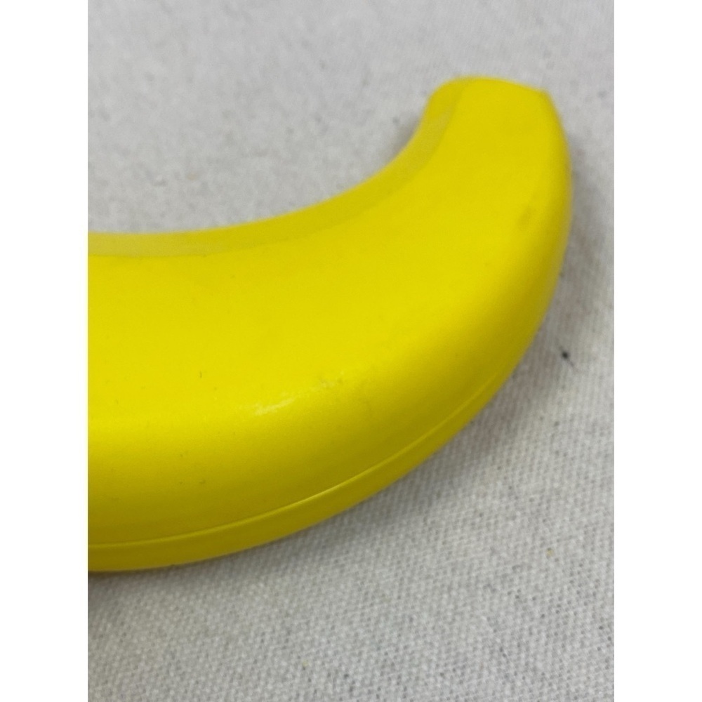 • Tupperware Banana Keeper • - Picture 4 of 5